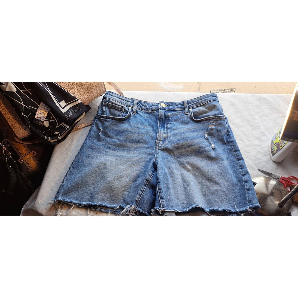 KUT From The Kloth Hailey Denim Shorts Women’s Size 10 Distressed Raw Hem Blue J